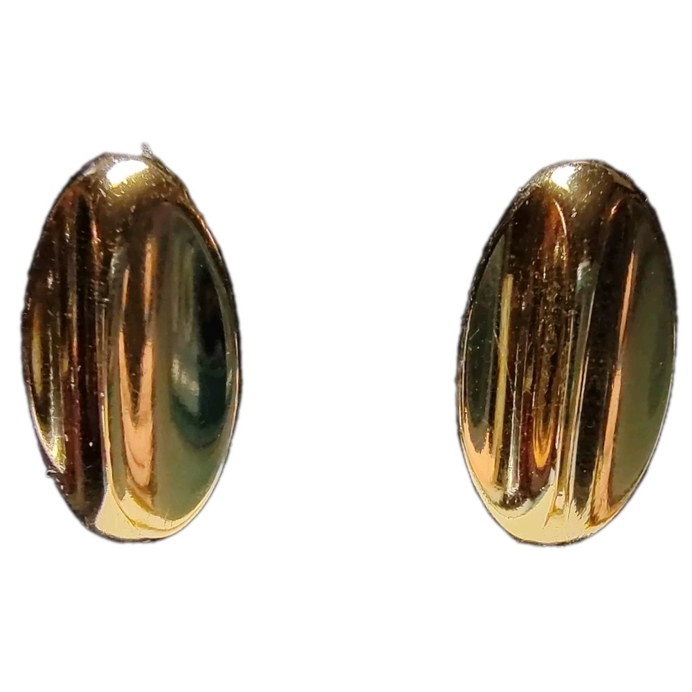 Vintage Crown Trifari Clip On Earrings TM Gold Tone Oval .75 Inches Signed